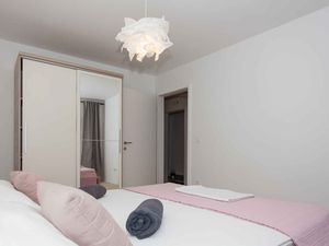 24033495-Ferienwohnung-4-Biograd Na Moru-300x225-4