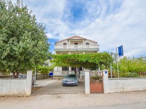 24033866-Ferienwohnung-3-Biograd Na Moru-300x225-3