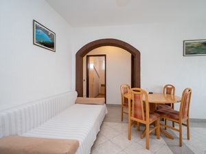 18742036-Ferienwohnung-6-Biograd Na Moru-300x225-3