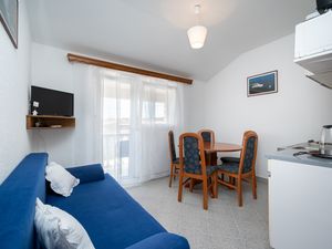 18750480-Ferienwohnung-7-Biograd Na Moru-300x225-1