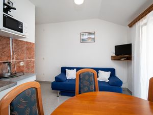 18750480-Ferienwohnung-7-Biograd Na Moru-300x225-2