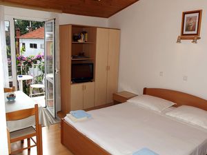 22436701-Ferienwohnung-2-Biograd Na Moru-300x225-4