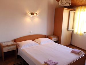 22440697-Ferienwohnung-4-Biograd Na Moru-300x225-5