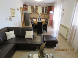 24044541-Ferienwohnung-4-Biograd Na Moru-300x225-1