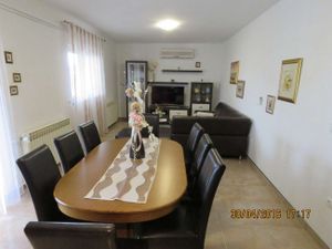 24044541-Ferienwohnung-4-Biograd Na Moru-300x225-2