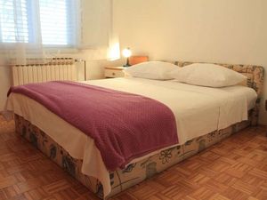 24044541-Ferienwohnung-4-Biograd Na Moru-300x225-3