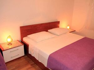 24044541-Ferienwohnung-4-Biograd Na Moru-300x225-5