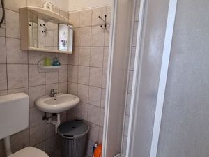 24058780-Ferienwohnung-4-Biograd Na Moru-300x225-4