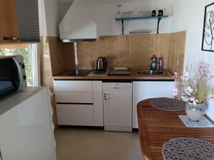 23548013-Ferienwohnung-2-Biograd Na Moru-300x225-1