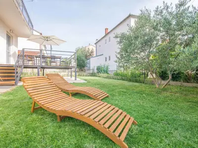 Ferienwohnung für 8 Personen (100 m²) in Biograd Na Moru 1/10