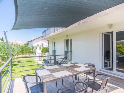 Ferienwohnung für 8 Personen (100 m²) in Biograd Na Moru 2/10