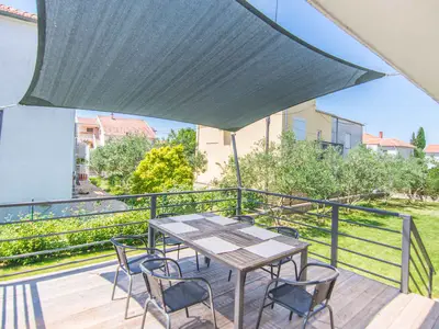 Ferienwohnung für 8 Personen (100 m²) in Biograd Na Moru 3/10