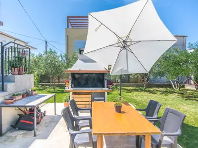 Ferienwohnung für 8 Personen (100 m²) in Biograd Na Moru 8/10