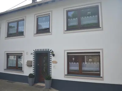 Seitenansicht Haus Eifelruhe