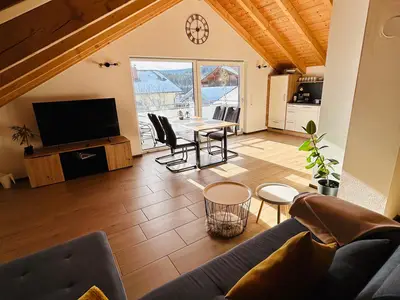 Heller Wohn-,Essbere