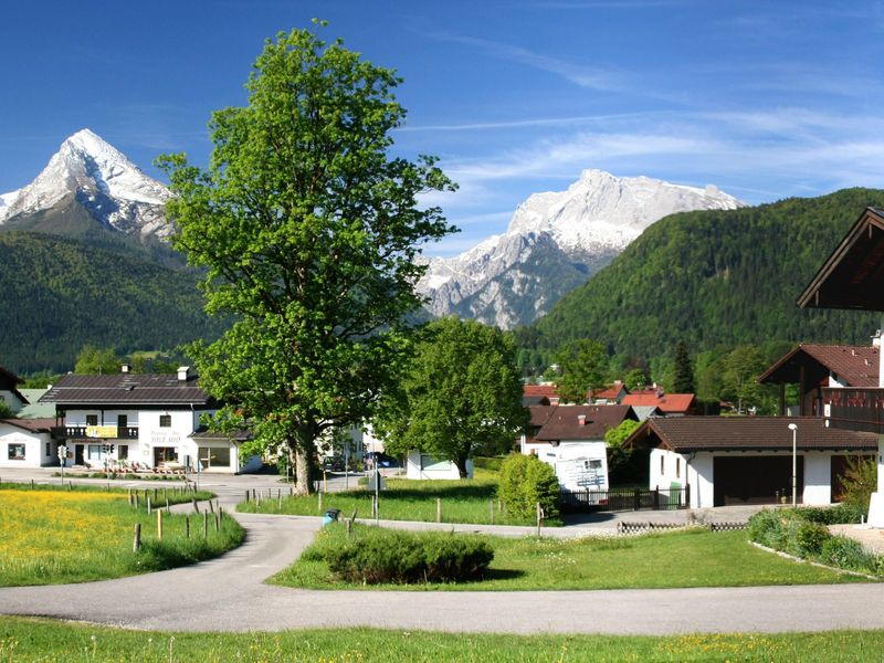 Blick vom Haus auf die Berge