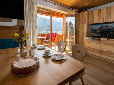 Essplatz mit Küchenzeile