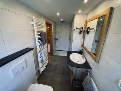 Badzimmer mit Dusch und WC