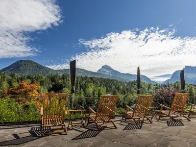 Terrasse mit Bergblick