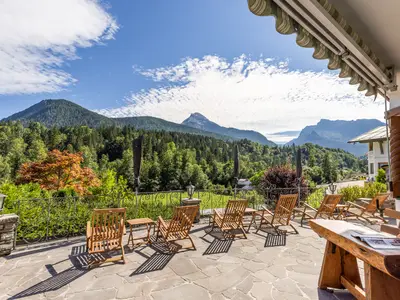Terrasse mit Bergblick