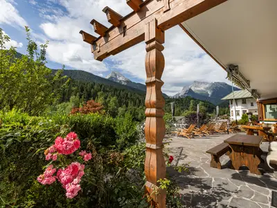 Terrasse mit Bergblick