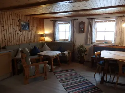 gemütliche Ess- und Sofaecke