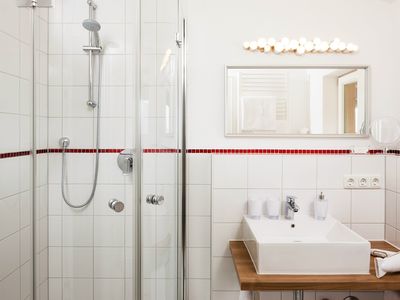 Badezimmer mit Dusche