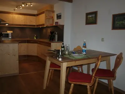 Küchen- und Essbereich