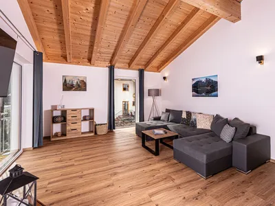 Wohnbereich mit Couch Fewo Eder's Watzmannblick