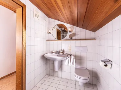 Bad mit Dusche WC Fewo Watzmann Family
