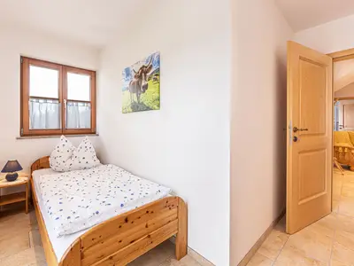 Schlafzimmer mit zwei Einzelbetten Fewo Watzmannblick