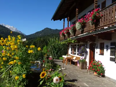 Terrasse mit Garten
