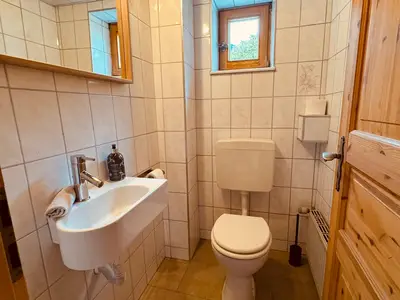 separates WC
