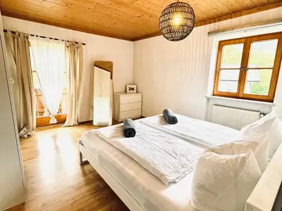 Schlafzimmer 1