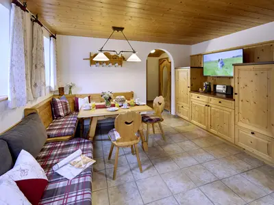 Gemütliche Essecke und Platz zum entspannen