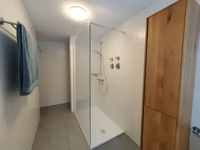 Dusche im Bad Ferienwohnung Göllblick