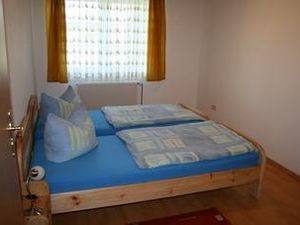 22099691-Ferienwohnung-4-Bispingen-300x225-4