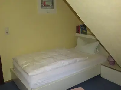 Schlafzimmer 2