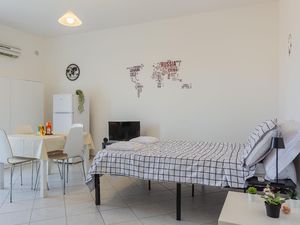 24045544-Ferienwohnung-5-Bitonto-300x225-0