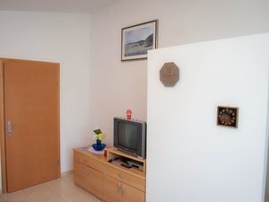 24058092-Ferienwohnung-4-Blace-300x225-3