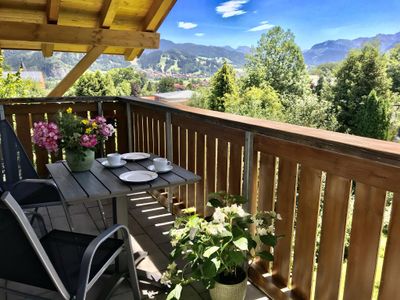 Balkon mit schönem Bergpanorama