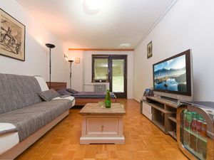 23151385-Ferienwohnung-4-Bled-300x225-0