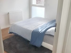 23960032-Ferienwohnung-6-Bobigny-300x225-4