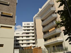 23947989-Ferienwohnung-4-Bobigny-300x225-2