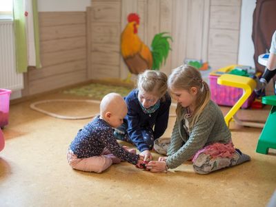 Bussjaegerhof Spielzimmer Holzeisenbahn