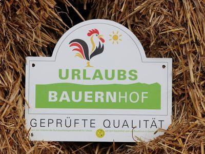 Urlaubs Bauernhof Hofschild.jpg