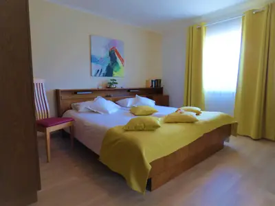 Schlafraum Wohnung Nußbaum