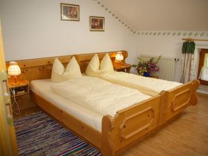 22075495-Ferienwohnung-5-Böbing-300x225-4