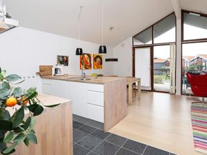 510627-Ferienwohnung-4-Bogense-300x225-3