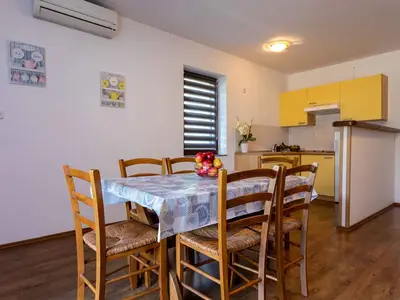 Ferienwohnung für 5 Personen (80 m²) in Malinska 8/10